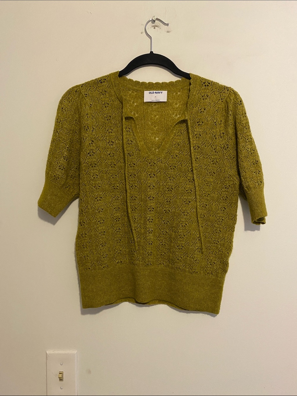 Old Navy Olive V-Neck Short Sleeve Knit Sweater , wool blend.